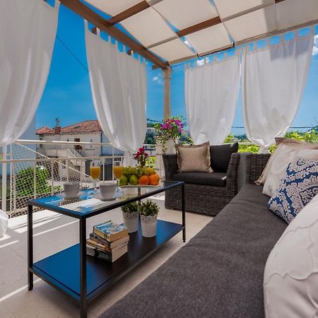 Superior Stunning Apartment Gravosa With A Free Parking Dubrovnik Bagian luar foto