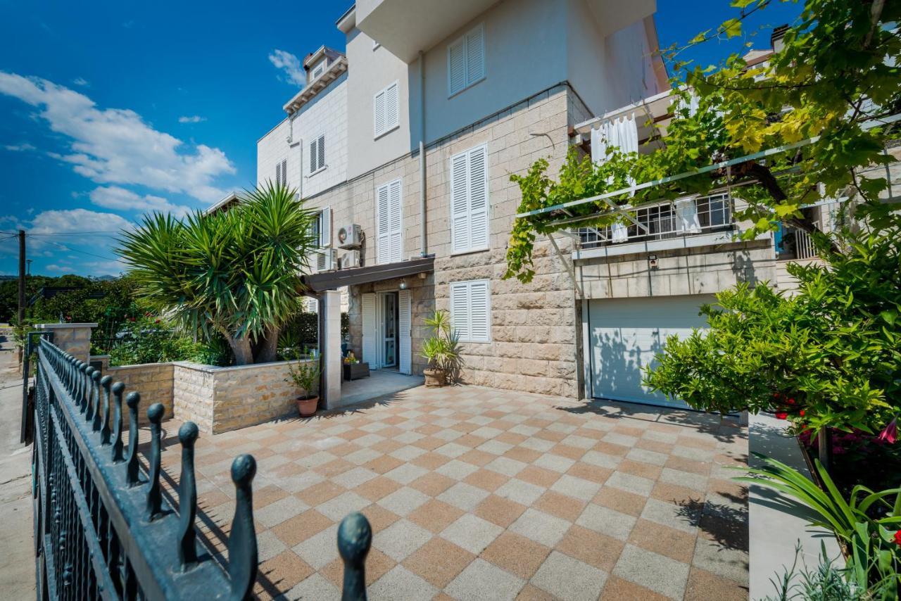 Superior Stunning Apartment Gravosa With A Free Parking Dubrovnik Bagian luar foto
