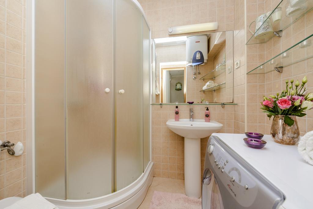 Superior Stunning Apartment Gravosa With A Free Parking Dubrovnik Bagian luar foto