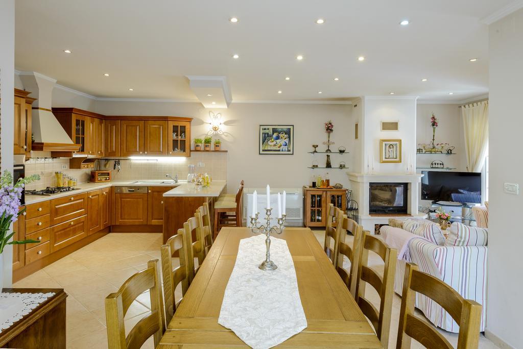 Superior Stunning Apartment Gravosa With A Free Parking Dubrovnik Bagian luar foto