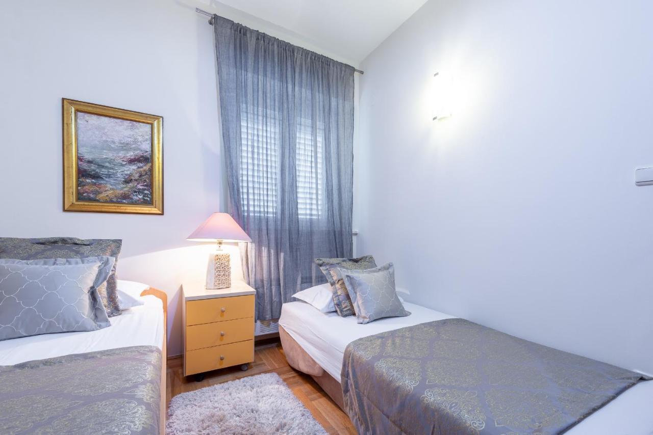 Superior Stunning Apartment Gravosa With A Free Parking Dubrovnik Bagian luar foto