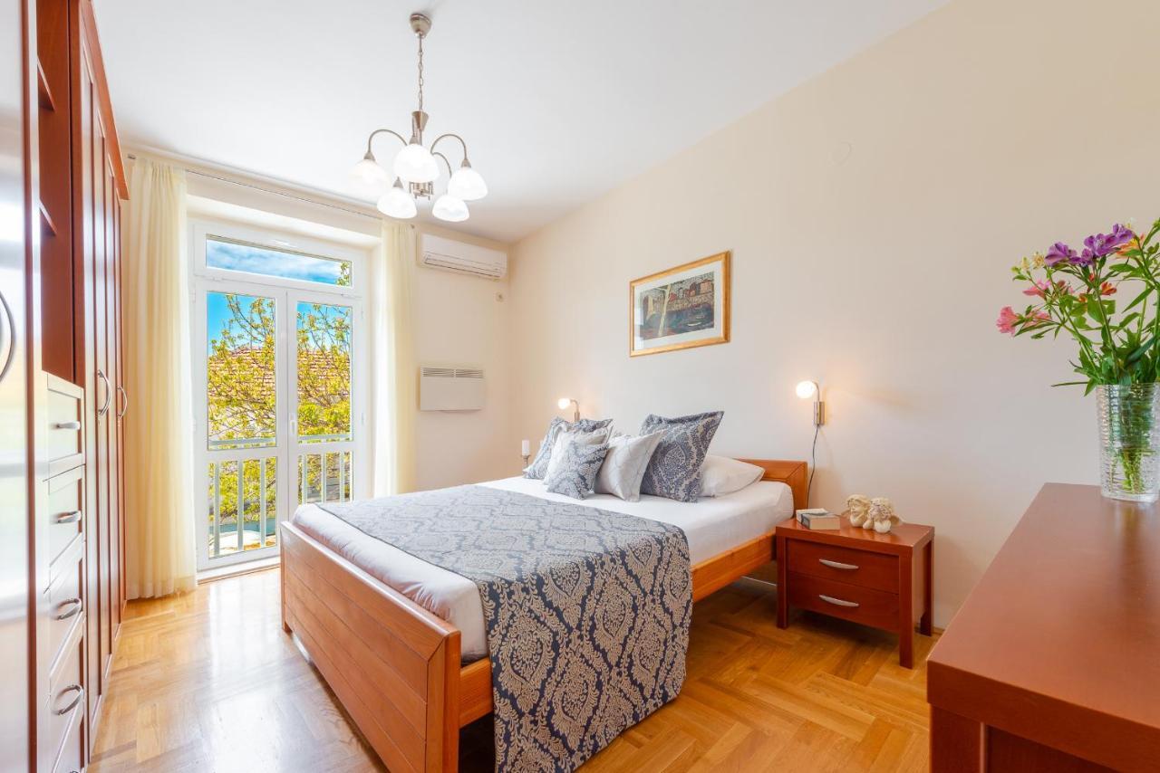Superior Stunning Apartment Gravosa With A Free Parking Dubrovnik Bagian luar foto